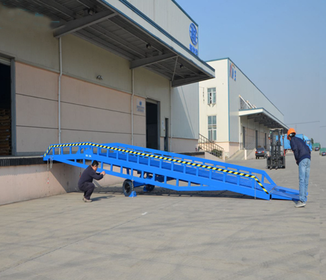 仙桃移动式登车桥应用